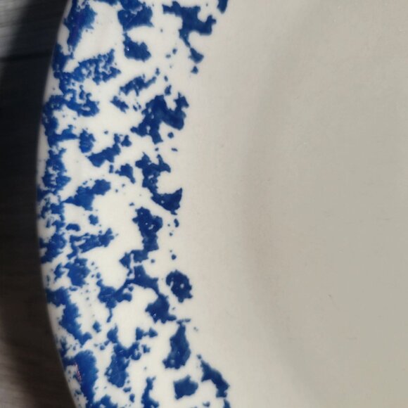 Set Of 4 Heartland Folk Plates With Blue Heart & Speckled Rim Ceramic Dinnerware - Picture 7 of 7